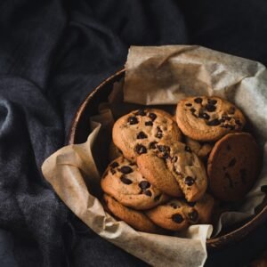 brown cookies on round brown bowl